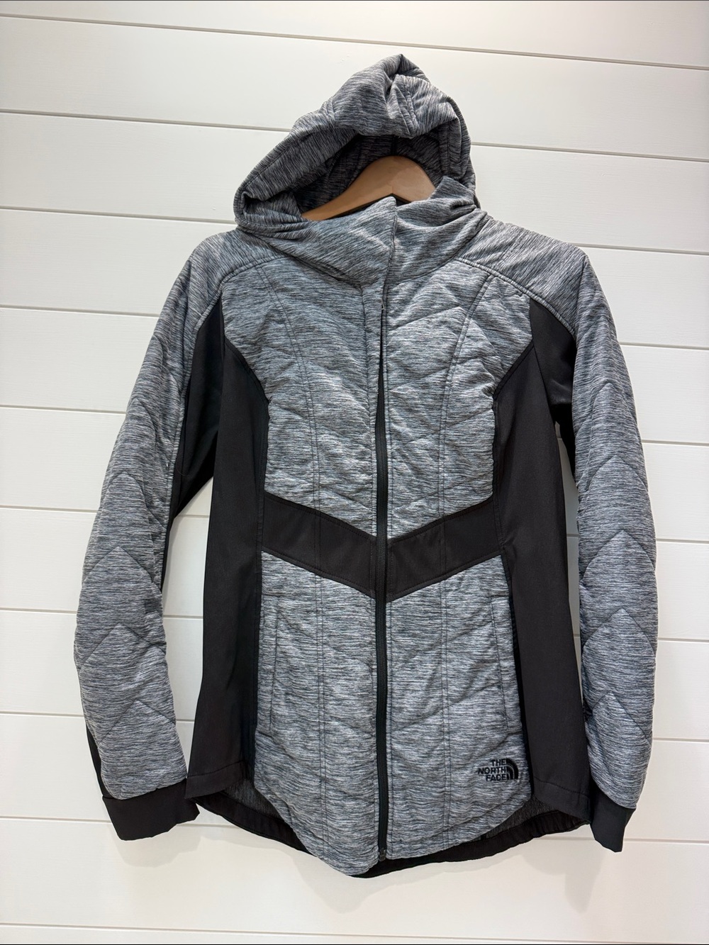 The North Face Women’s Hooded Quilted Ski Jacket - Gray & Black